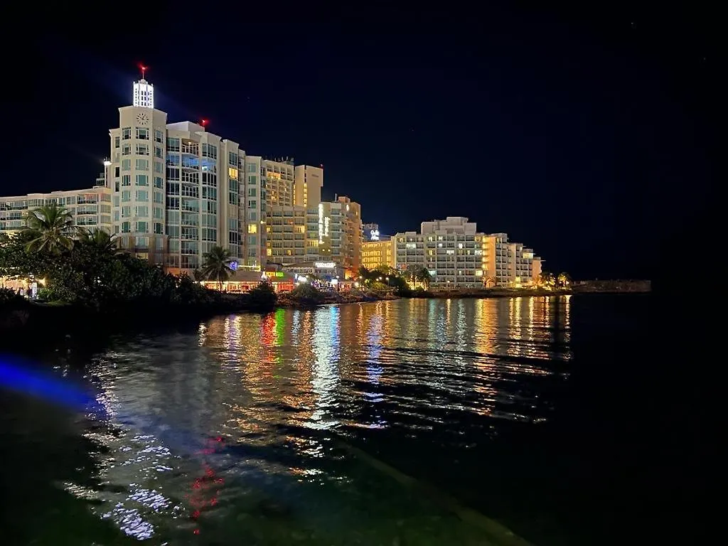 In The Heart Of Condado A 2 Bedroom Apartment Balcony San Juan 0*,  Porto Rico
