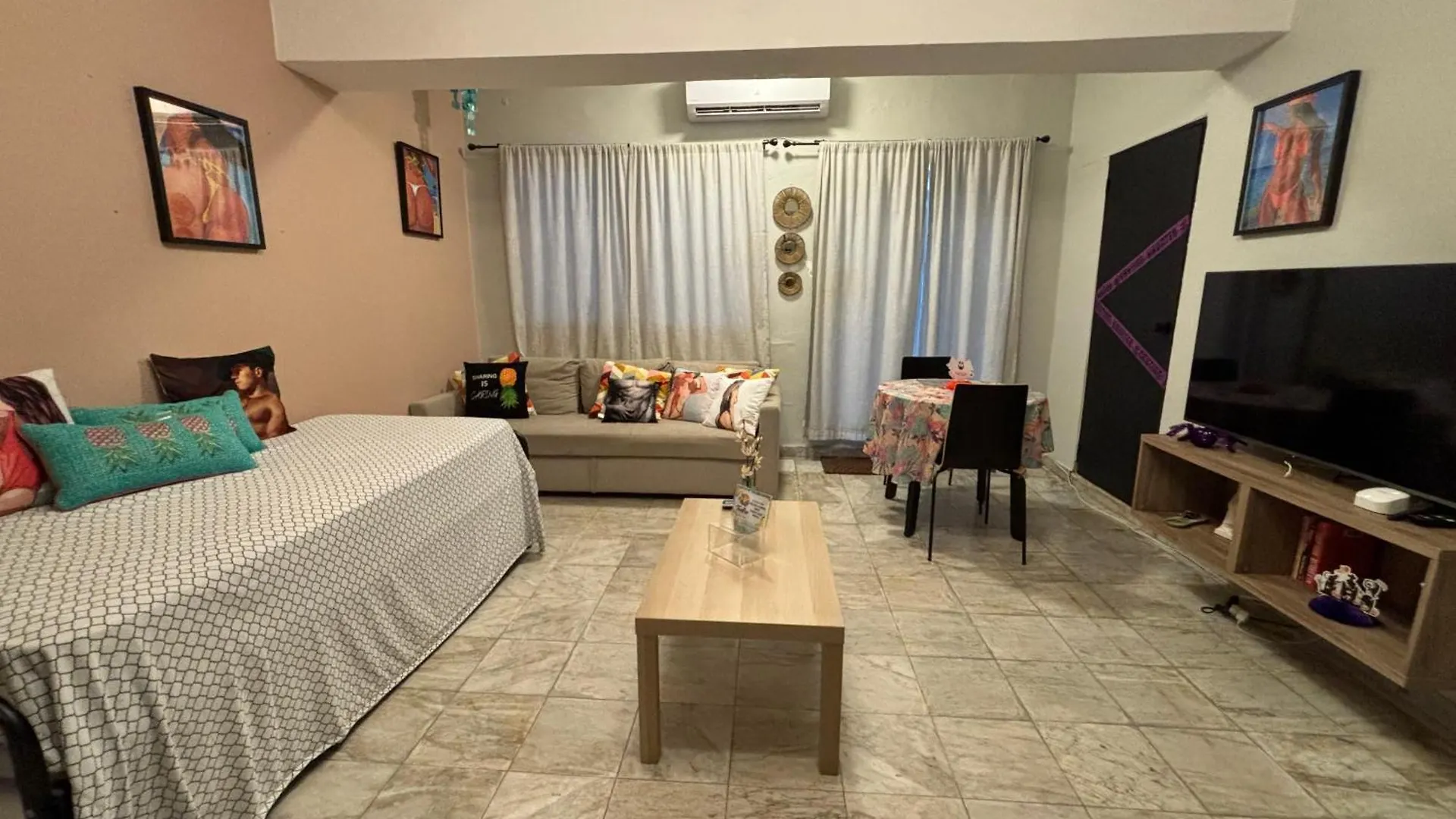 In The Heart Of Condado A 2 Bedroom Apartment Balcony San Juan 0*,  Puerto Rico